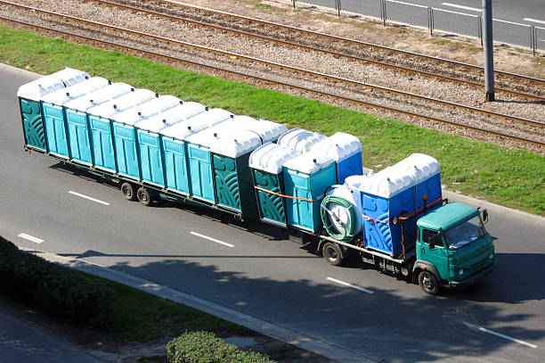 Porta potty delivery and setup in Clermont, GA